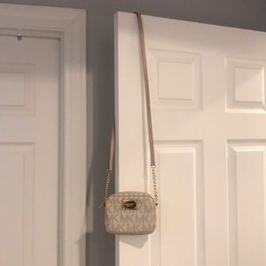 Michael kors crossbody